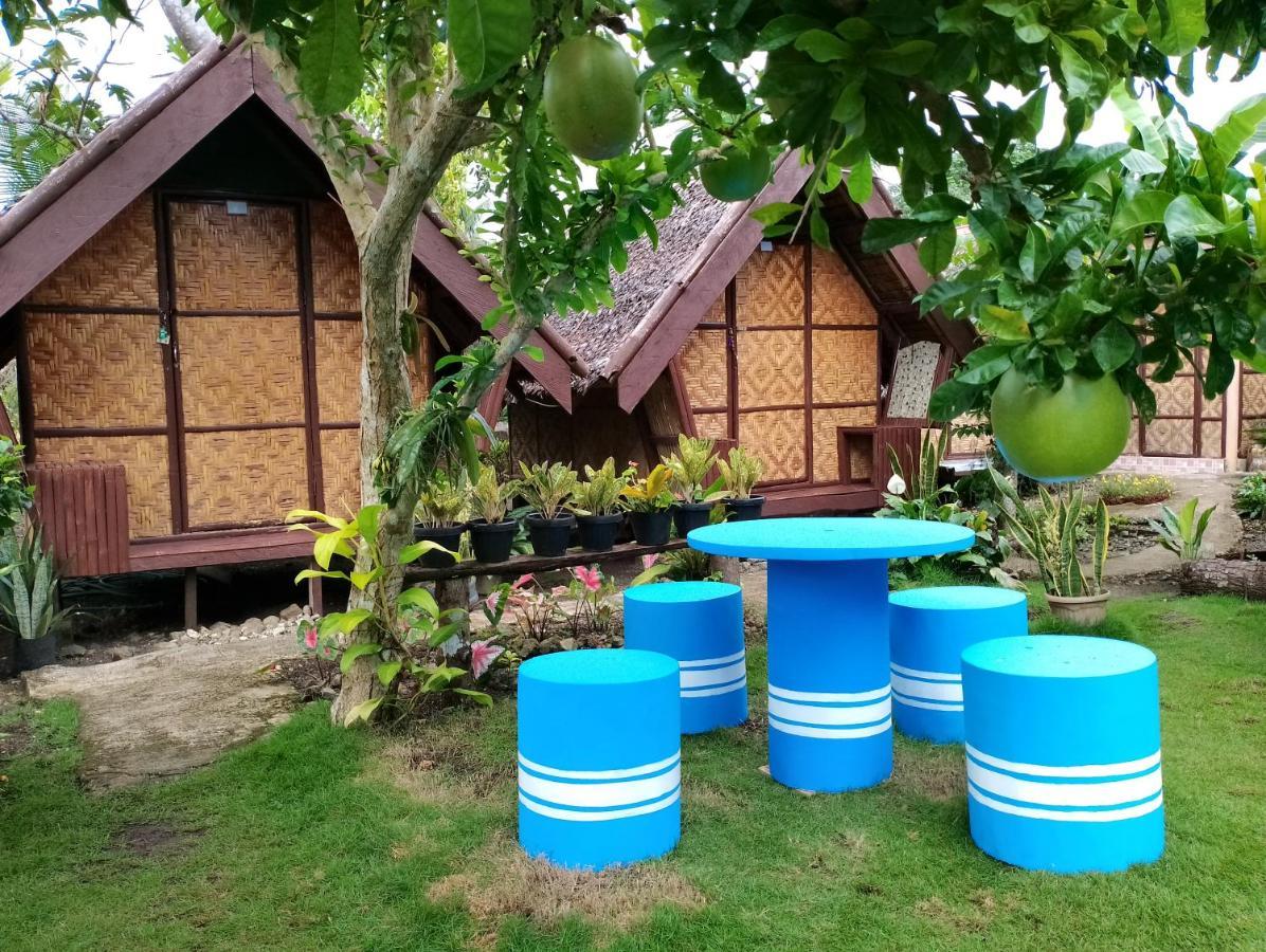 Lhoyjean Garden Hostel Batuan Ngoại thất bức ảnh