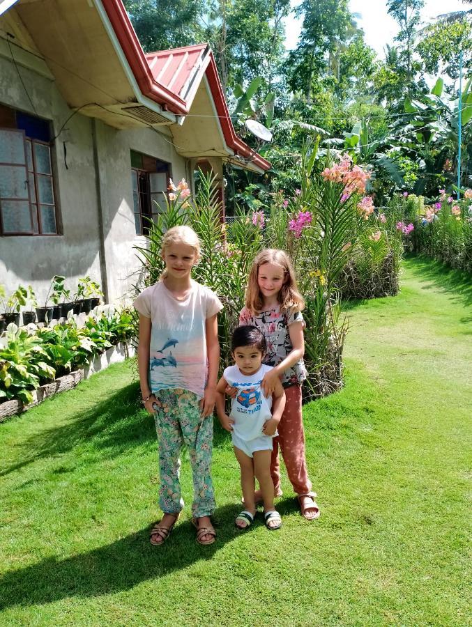 Lhoyjean Garden Hostel Batuan Ngoại thất bức ảnh