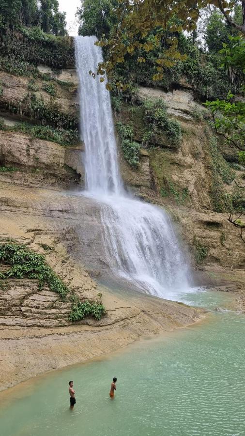 Lhoyjean Garden Hostel Batuan Ngoại thất bức ảnh