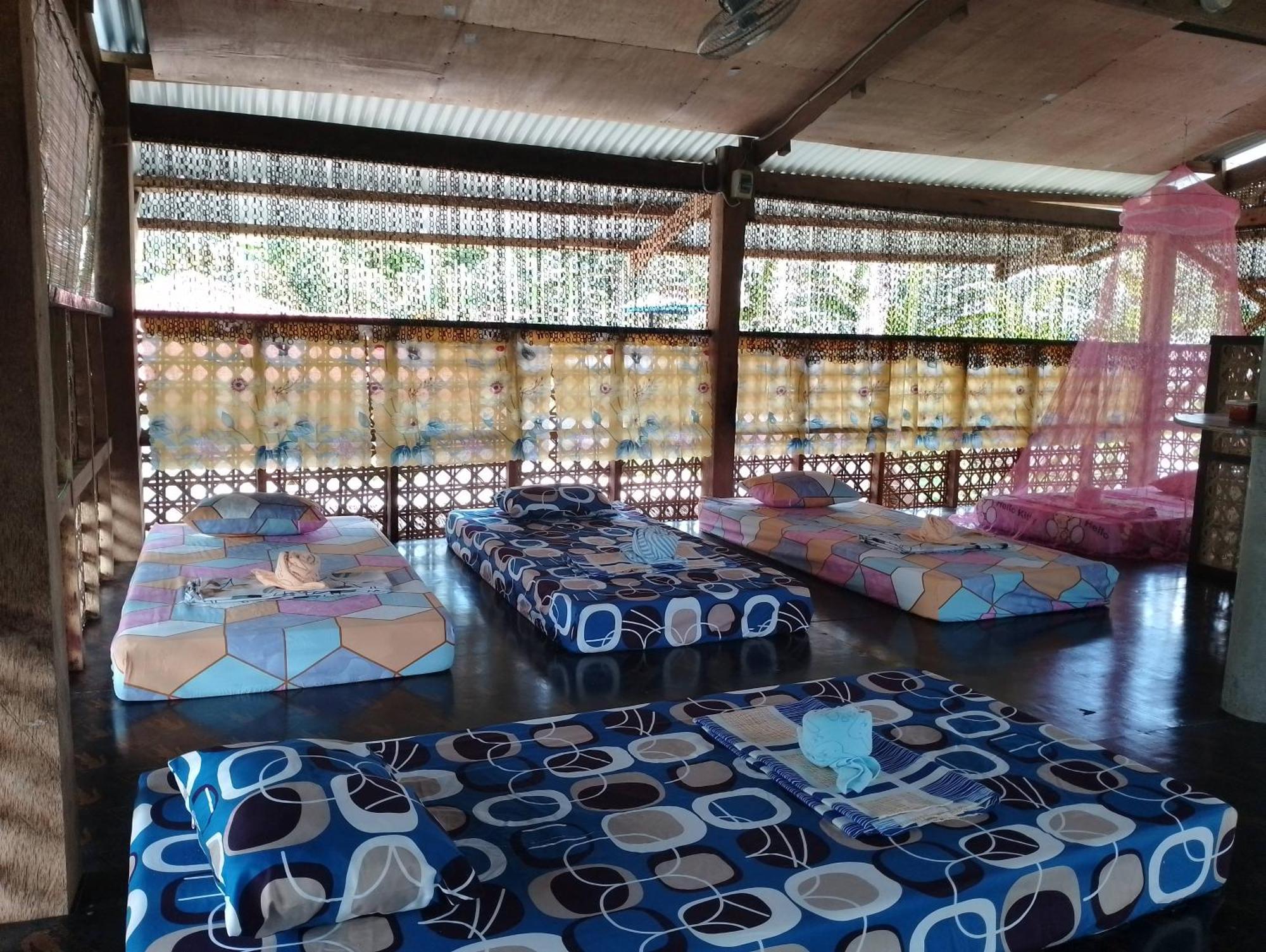 Lhoyjean Garden Hostel Batuan Ngoại thất bức ảnh
