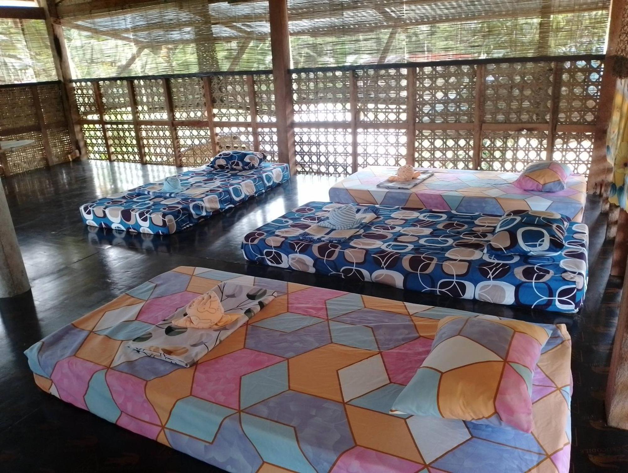 Lhoyjean Garden Hostel Batuan Ngoại thất bức ảnh