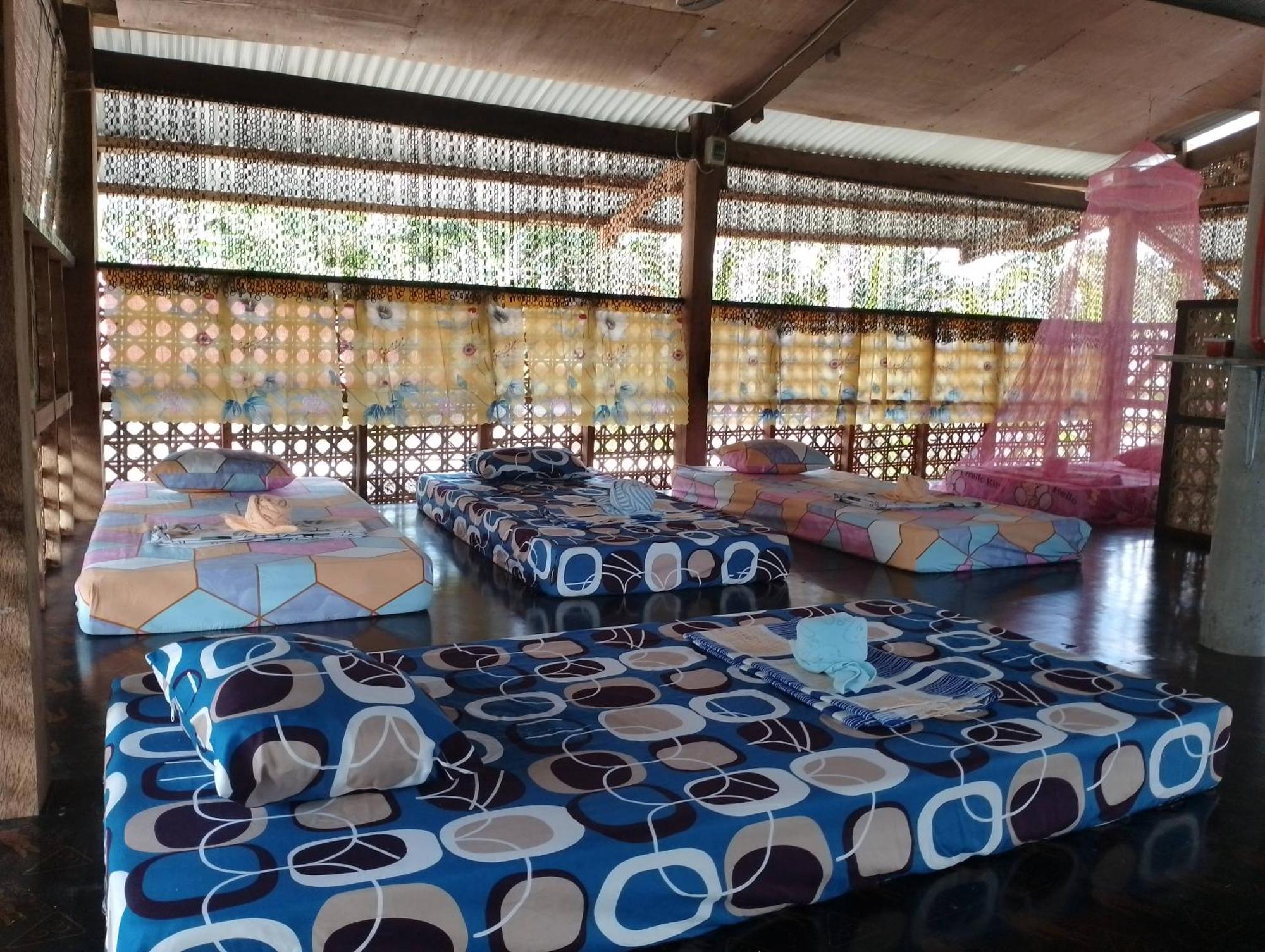 Lhoyjean Garden Hostel Batuan Ngoại thất bức ảnh