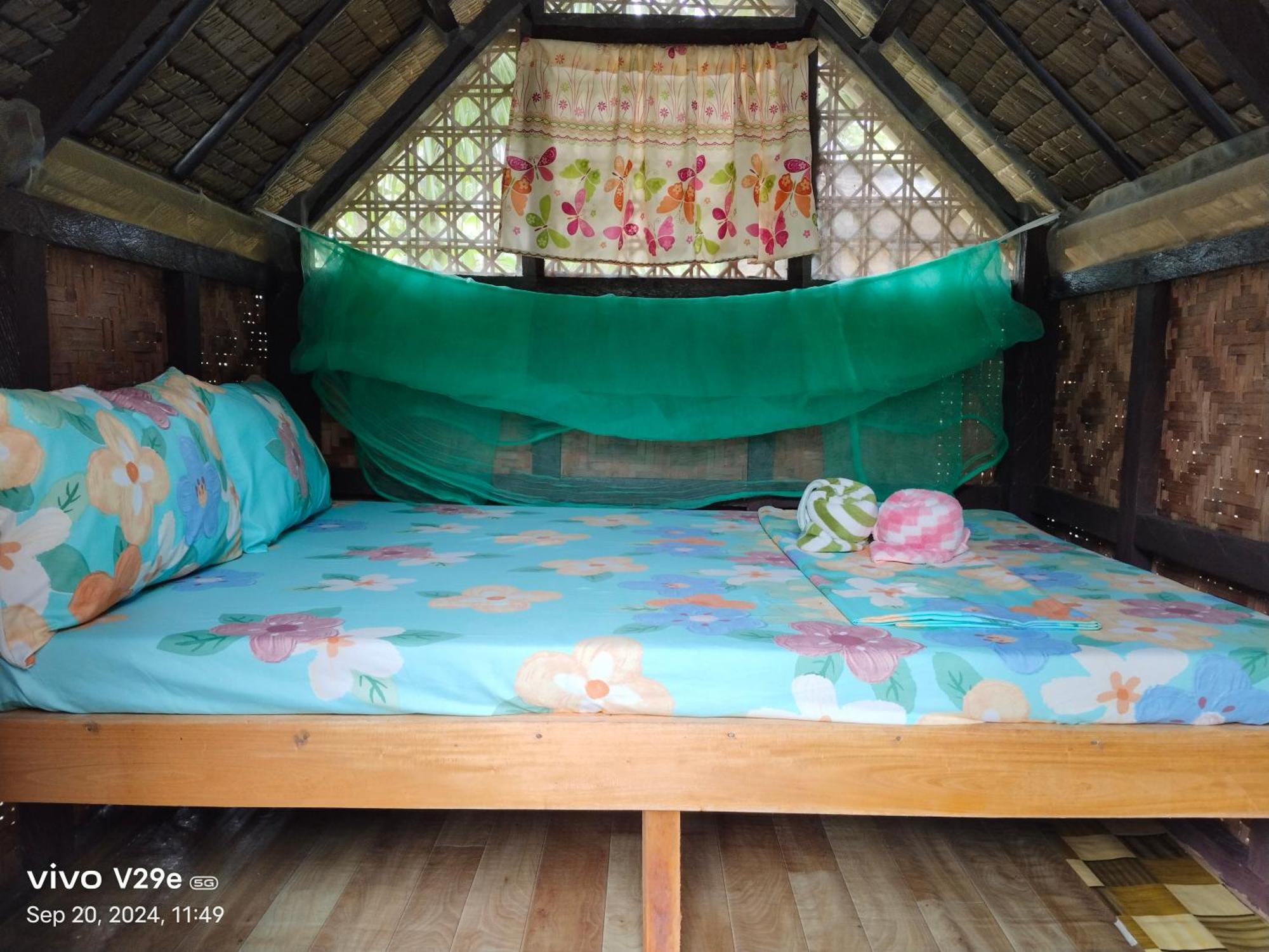 Lhoyjean Garden Hostel Batuan Ngoại thất bức ảnh