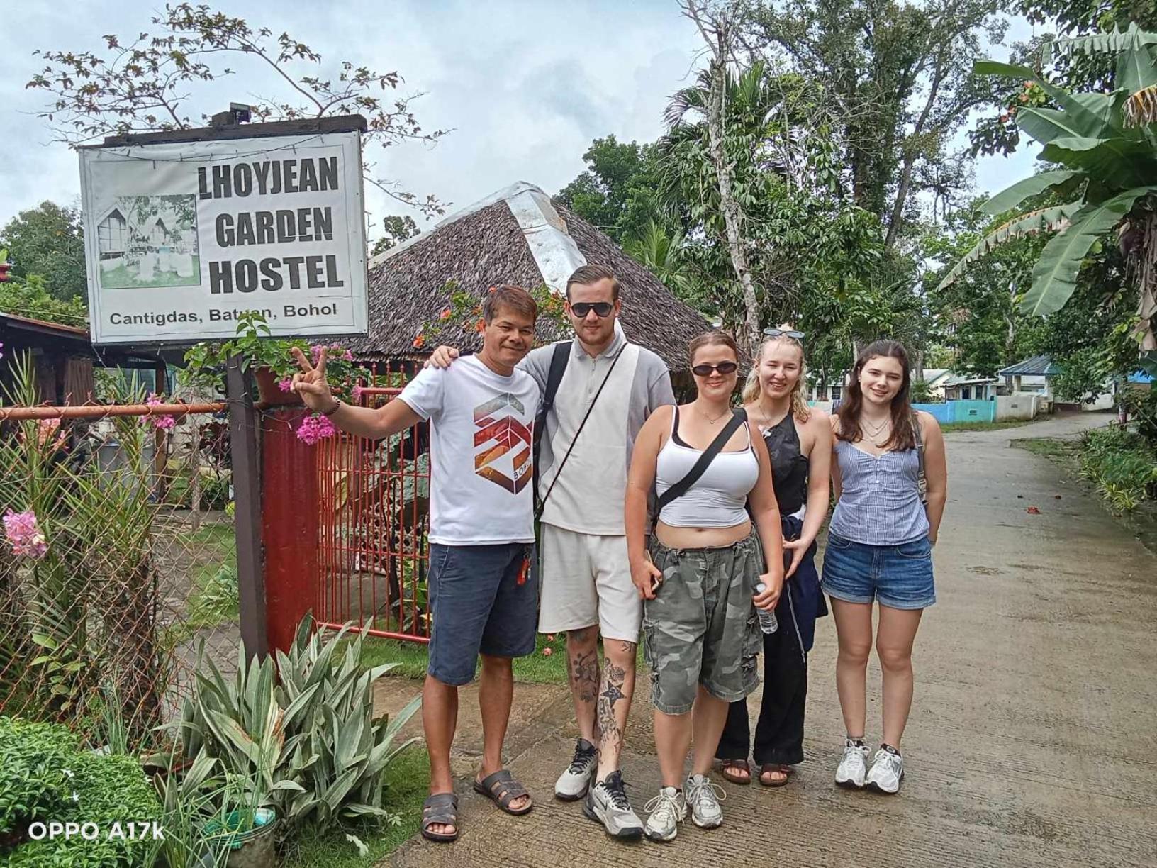 Lhoyjean Garden Hostel Batuan Ngoại thất bức ảnh